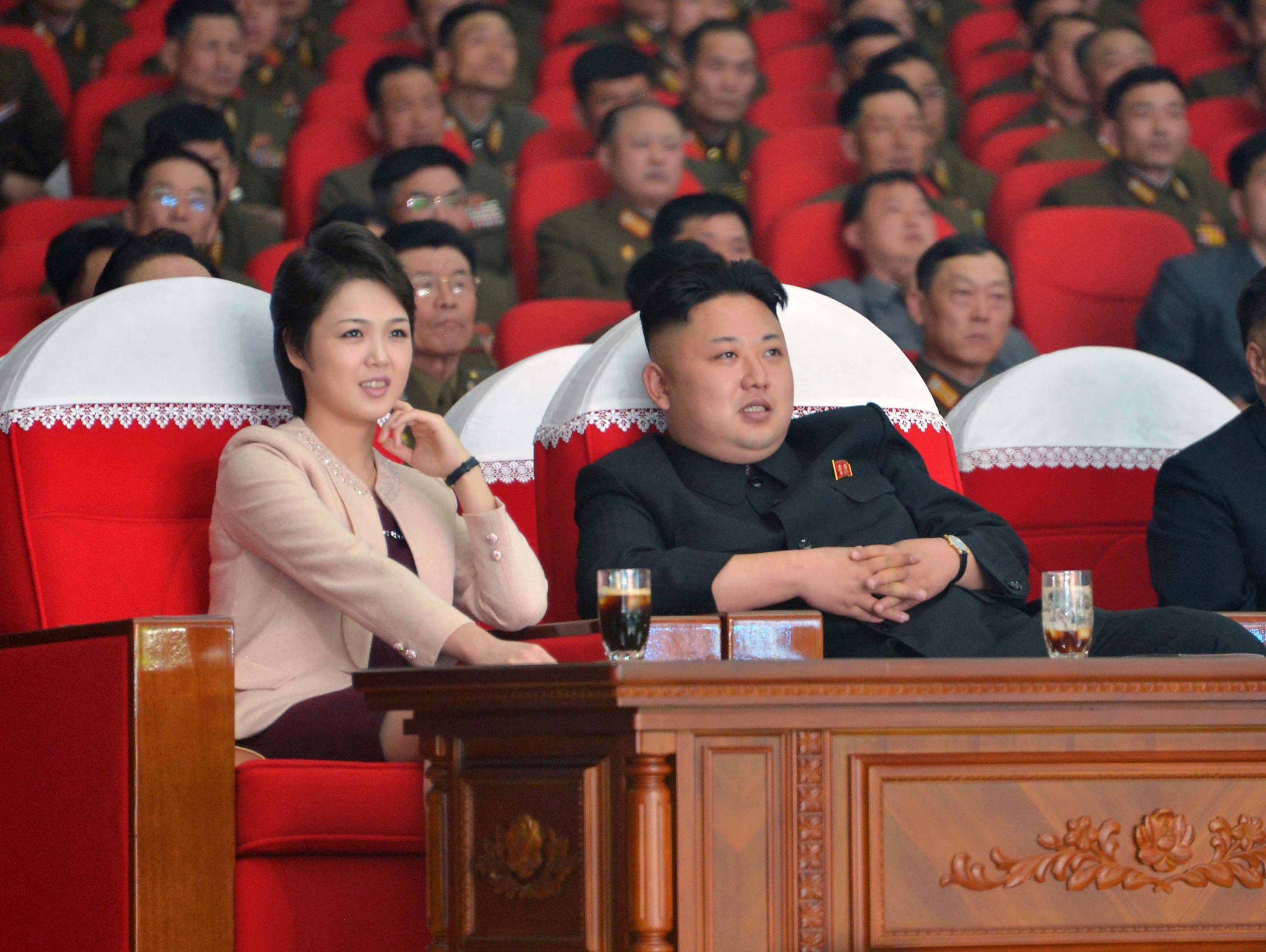 Kim Jong-un's eyebrows are disappearing | The Independent | The Independent