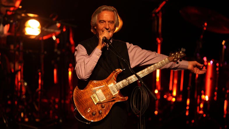 Jazz guitar legend John McLaughlin plays for Palestine - Al Arabiya English