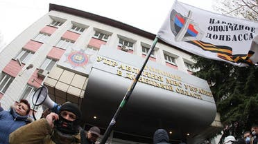 موالون لروسيا يسيطرون على مبان في دونيتسك