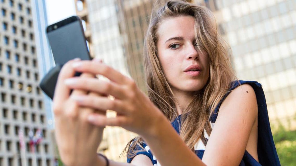 Experts have linked taking selfies with mental illness, it has been reported. (Shutterstock photo posed by model)