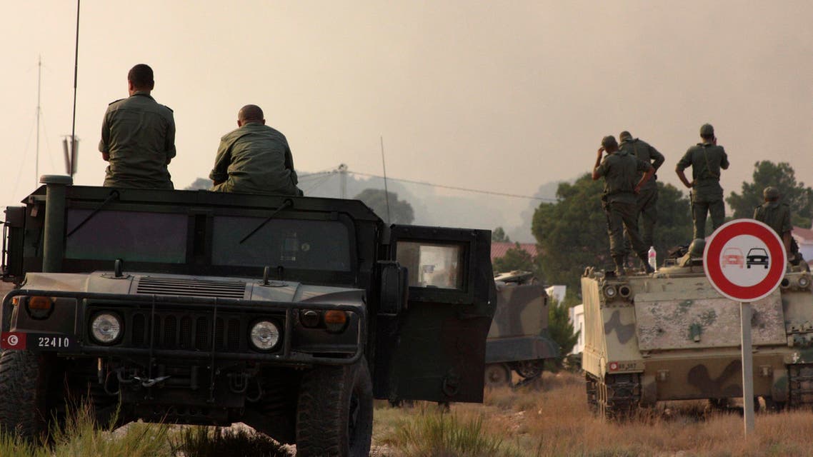 Tunisian soldiers gather near the border with Algeria around Mount Chaambi, western Tunisia August 2, 2013. (File: Reuters)