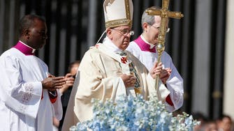 Pope leads Easter  celebrations marred by Ukraine