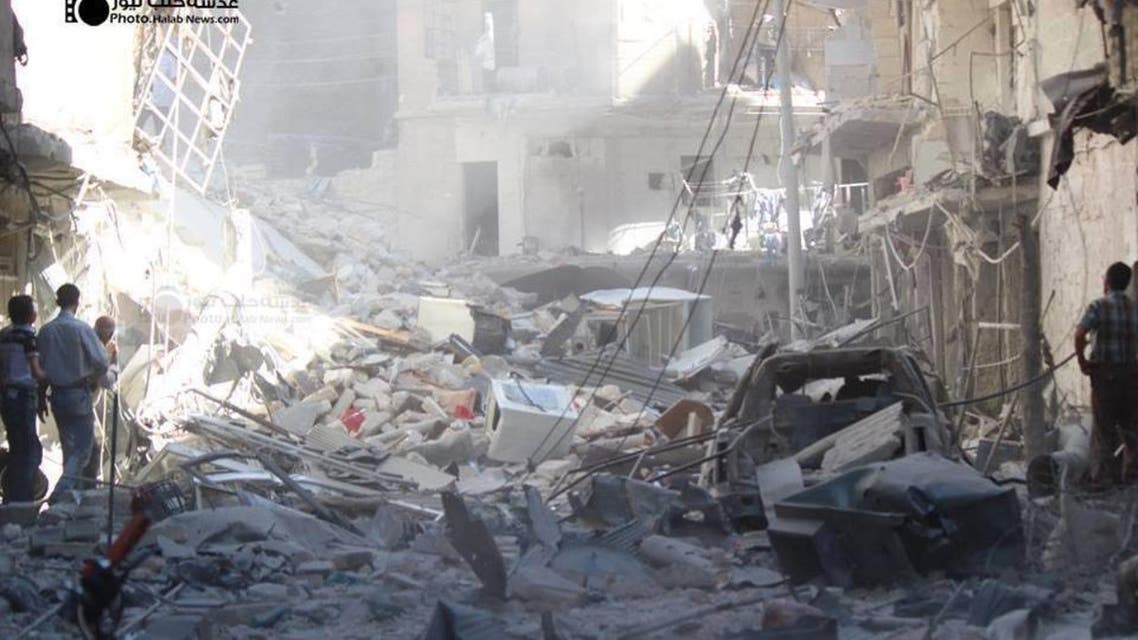 ضحايا وآثار سقوط براميل متفجرة في حلب