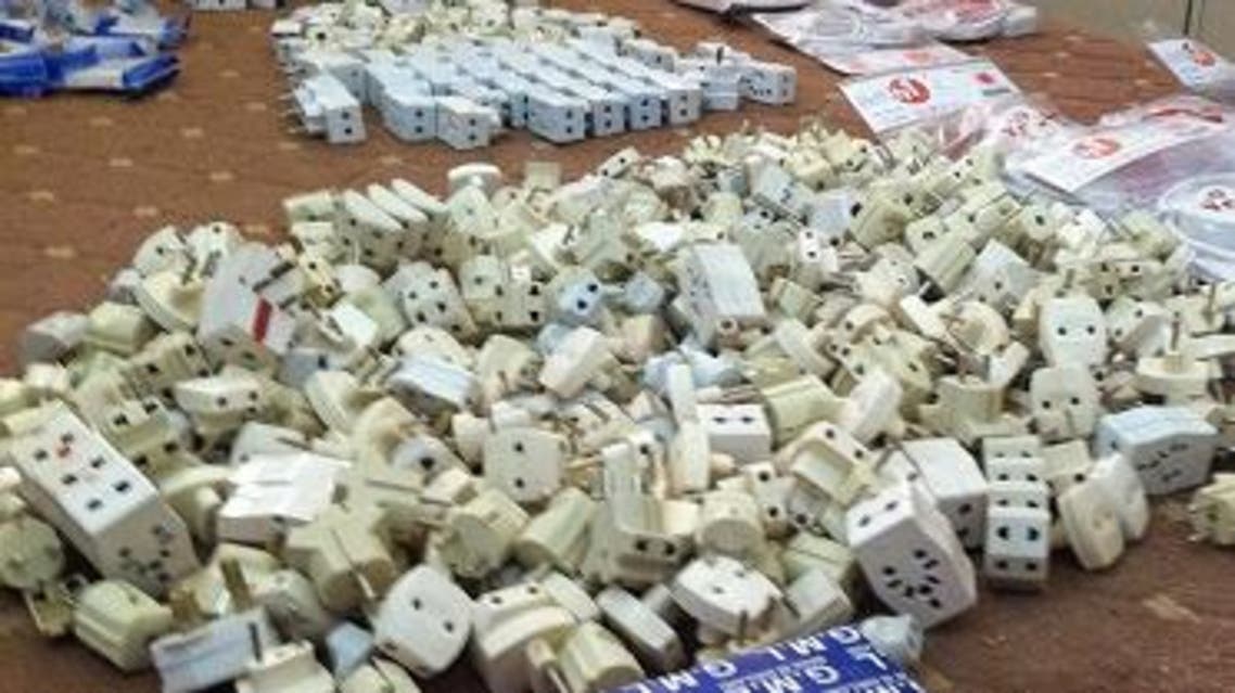 "التجارة" تضبط 4 آلاف قطعة كهربائية مقلدة في أسواق البدائع