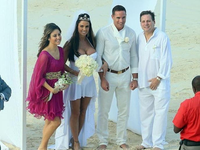 Pregnant Uk Model Katie Price Says Will Divorce Cheating Husband