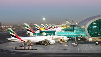 بلومبيرغ: طيران الإمارات تبدأ تسريح آلاف الموظفين