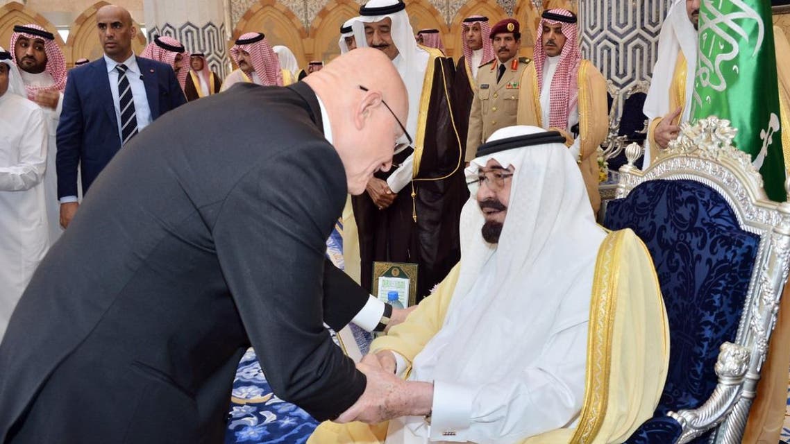 الملك وتمام سلام