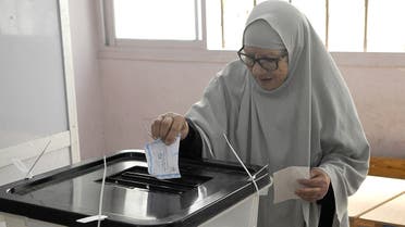A woman casts her vote at a polling station in Egypt's northern coastal city of Alexandria on May 28, 2014. (AFP)