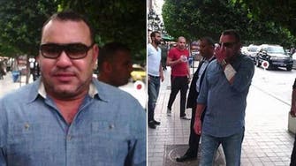 Video: Moroccan king takes casual walk in Tunis
