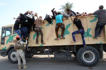 Iraqis prepare to battle ISIS militants