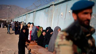 طالبان تبتر أصابع 11 أفغانياً صوتوا في الانتخابات