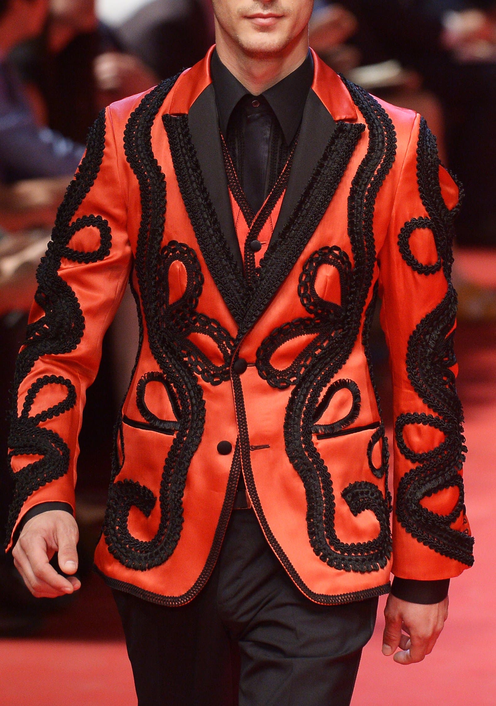 Dolce&Gabbana presents a flourish of crimson suits | Al Arabiya English