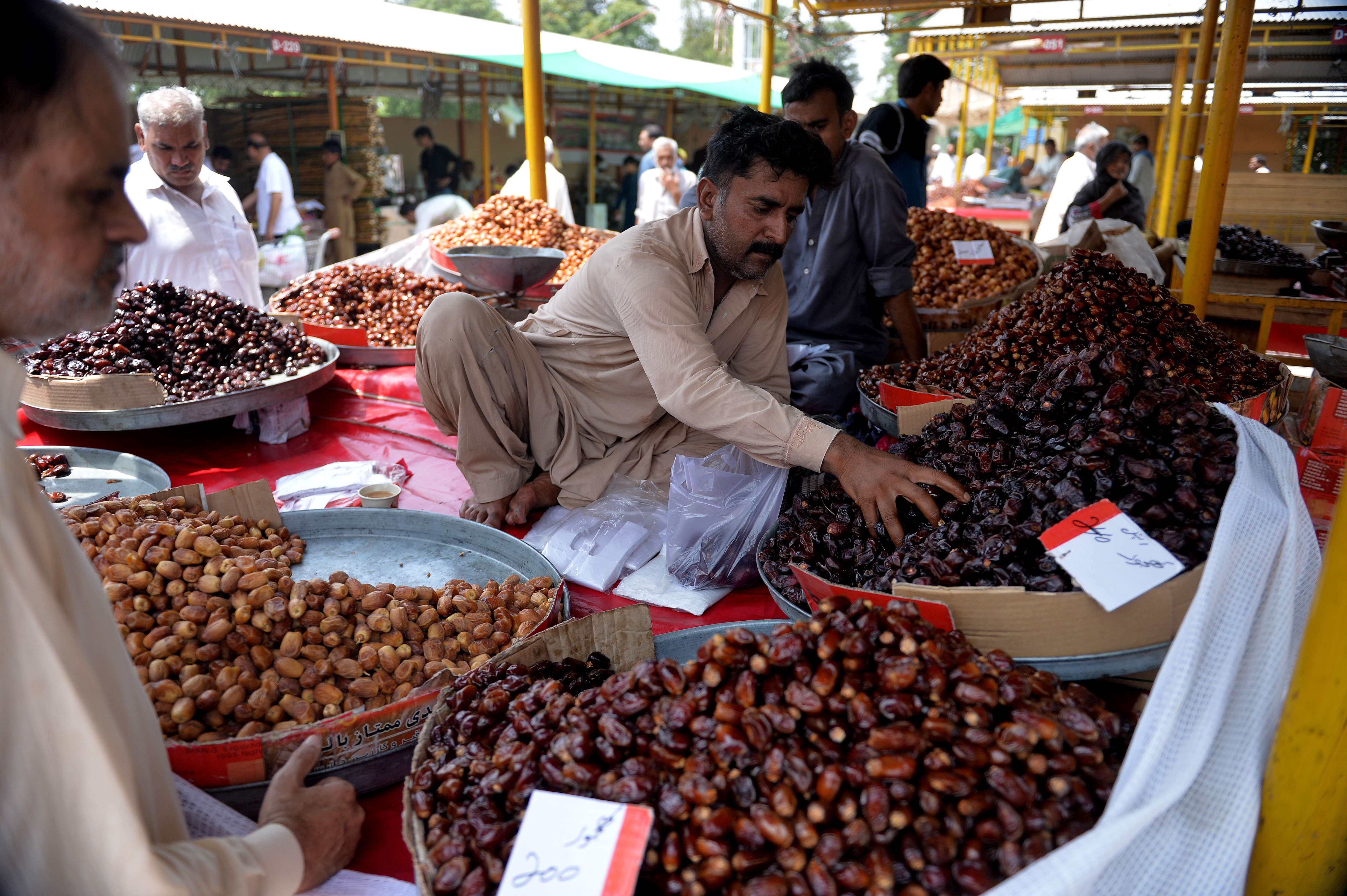 Pakistan celebrates holy month of Ramadan