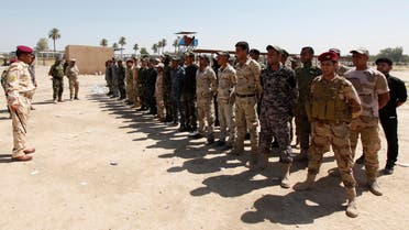 Shiite volunteers for Iraqi Army