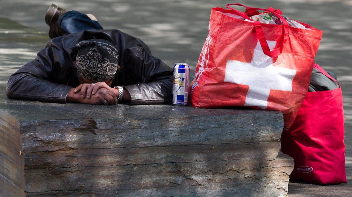 swiss poverty poor سويسرا فقر