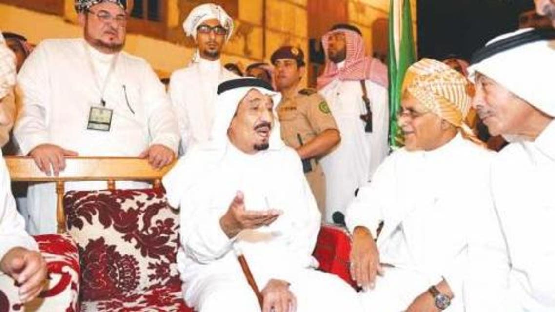 The Crown Prince met the area's mayors and citizens, mingled freely with the crowd, exchanged pleasantries with them and received a commemorative plaque.(Saudi Gazette)