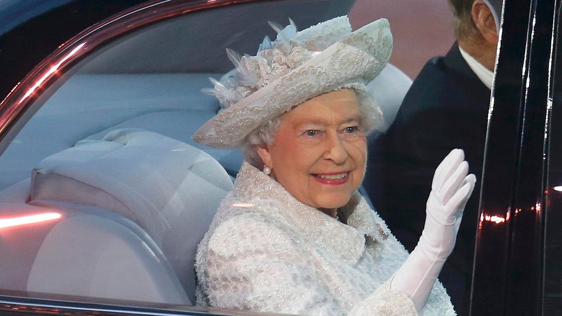 الملكة إليزابيث تحي الجماهيير بإفتتاح دورة ألعاب دول الكومنولث 