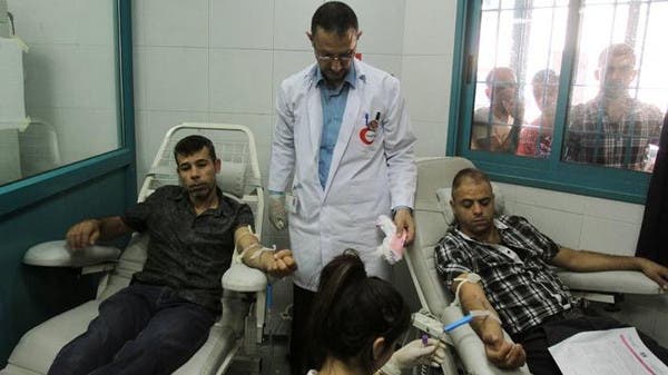 تبرع بالدم في مستشفيات غزة