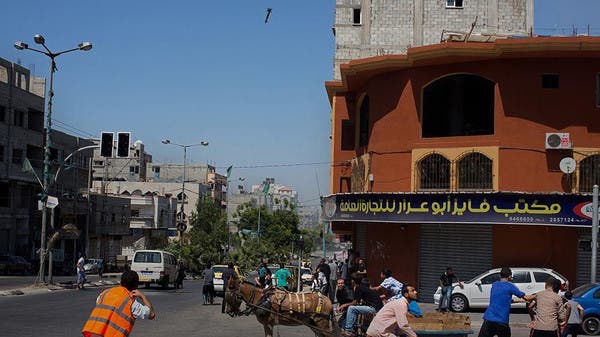 لحظة سقوط صاروخ اسرائيل من طائرة عسكرية بوزن طن على شارع في غزة