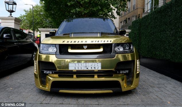 gold range rover SWNS