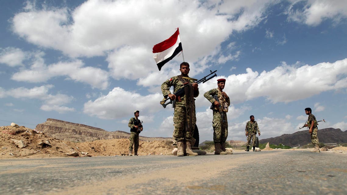 Yemeni soldiers man a checkpoint in al-Mahfad in the southern Yemeni province of Abyan May 23, 2014 afp