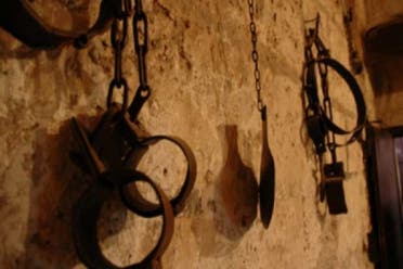 معدات تعذيب في سجن سوري 