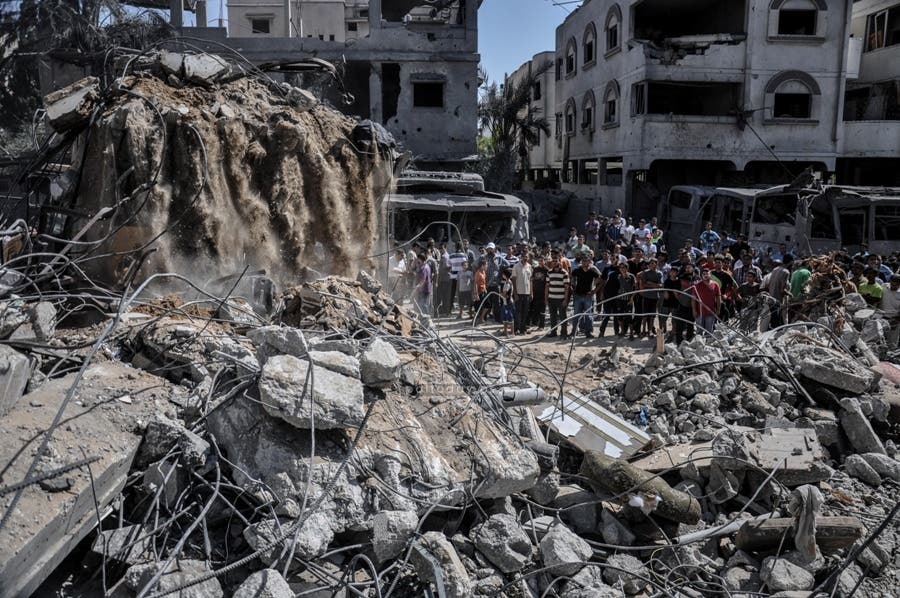 آثار القصف والدمار في غزة
