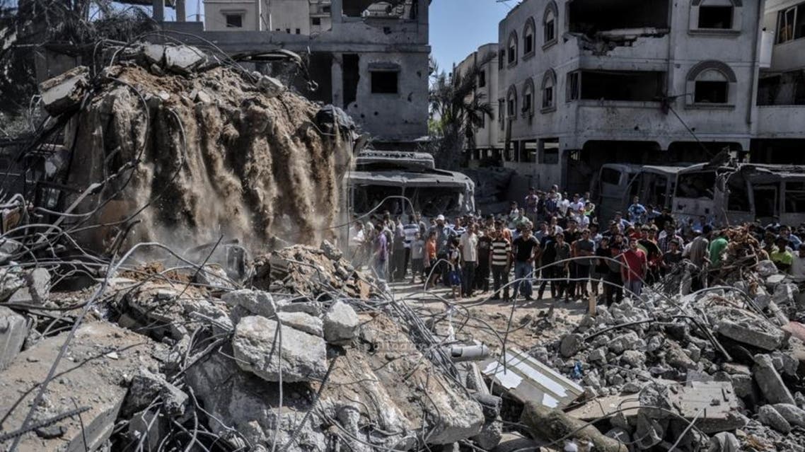 دمار في قصف اسرائيلي بصواريخ على منزل عائلة الدلو في غزة