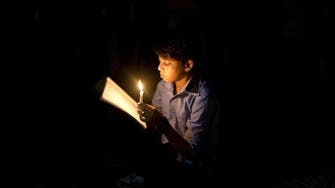 دولة تفصل الكهرباء عن قطاع الأعمال لتمكين الطلاب من الدراسة ليلاً