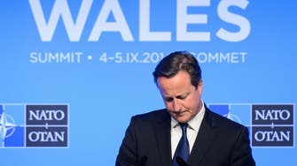 Awkward! Watch David Cameron in handshake fail with Obama 