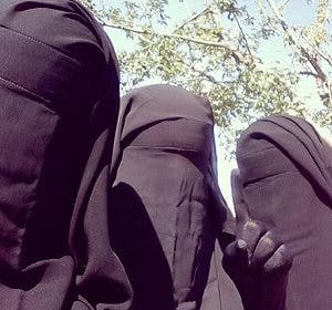 A picture reportedly posted by Aqsa Mahmood, who tweets under @UmmLayth. (Photo courtesy: Twitter)