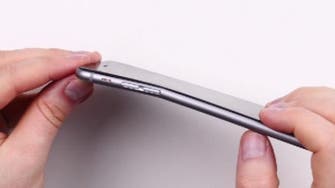 Does your iPhone 6 Plus bend? Apple fans report odd phenomenon 