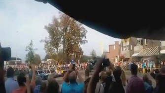 ویدیو...انحراف خودروی غول پیکر و ورود آن به میان تماشاچیان