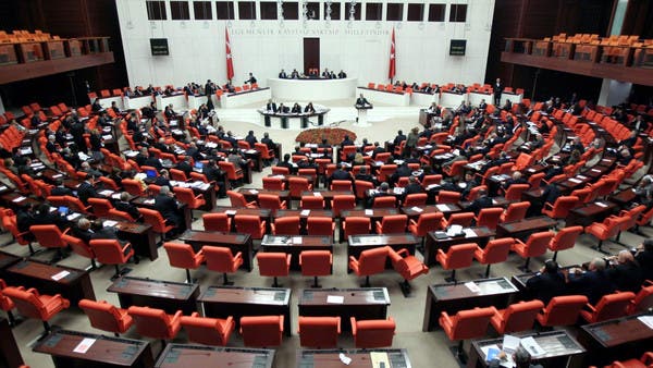 برلمان تركيا يمدد تفويضاً بهجمات عسكرية في سوريا