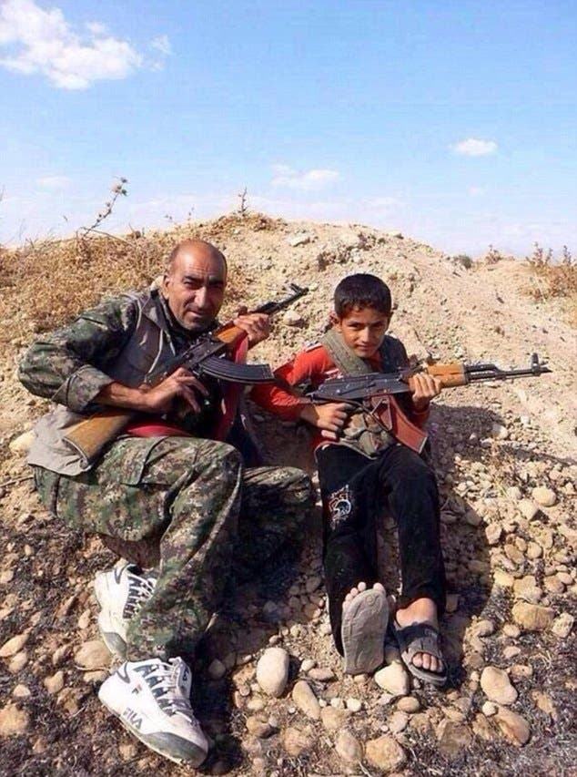 نساء وأطفال يقاتلون دفاعاً عن كوباني