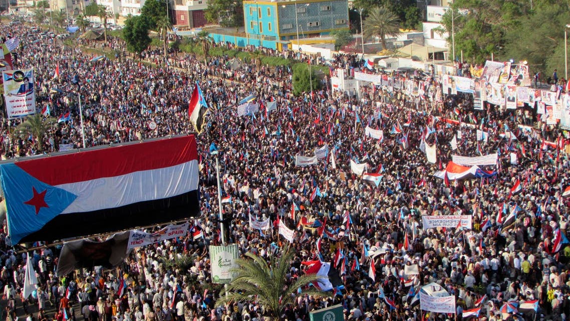 اليمن.. المظاهرات "تشعل" صنعاء ومطالب انفصال في عدن