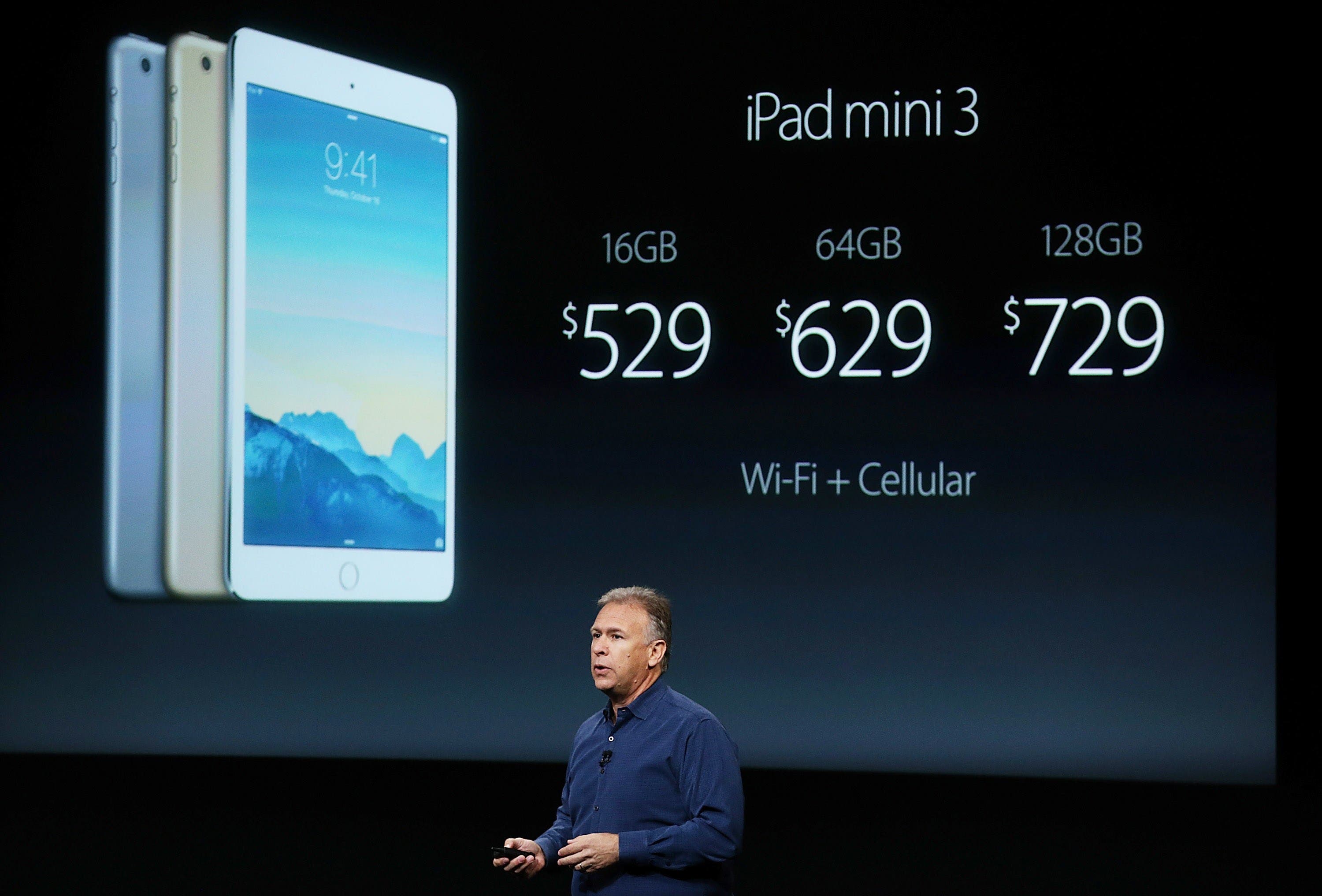 Apple's Senior Vice President of Software Engineering Craig Federighi speaks during an event introducing new iPads at Apple's headquarters October 16, 2014 in Cupertino, California. (AFP)