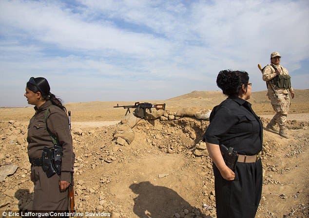 Kurdish female fighters Peshmerga Daily Mail