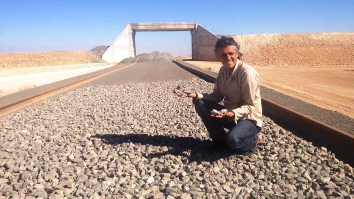 المشي على الأقدام السياسة الجزائرية على طريقة رشيد نكاز
