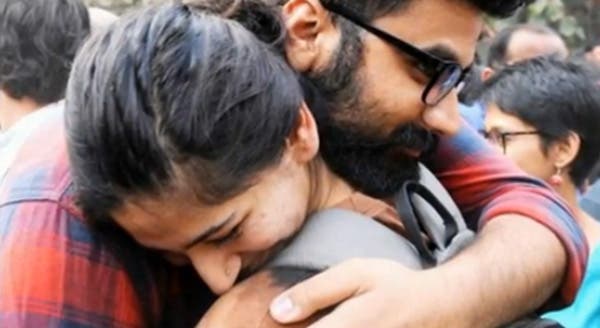 kiss of love in india قبلة الحب في الهند