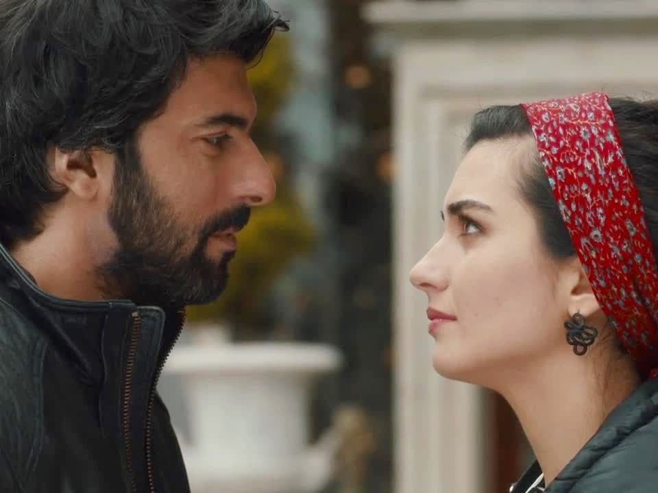 Top Turkish TV soap rebuked over erotic kiss 