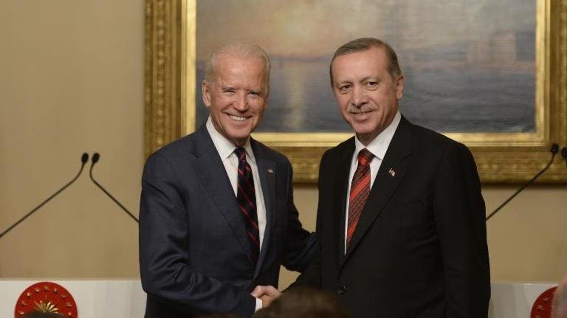US Vice President Joe Biden (L) pose with Turkish President Recep Tayyip Erdogan at Beylerbeyi Palace on November 22, 2014 in Istanbul