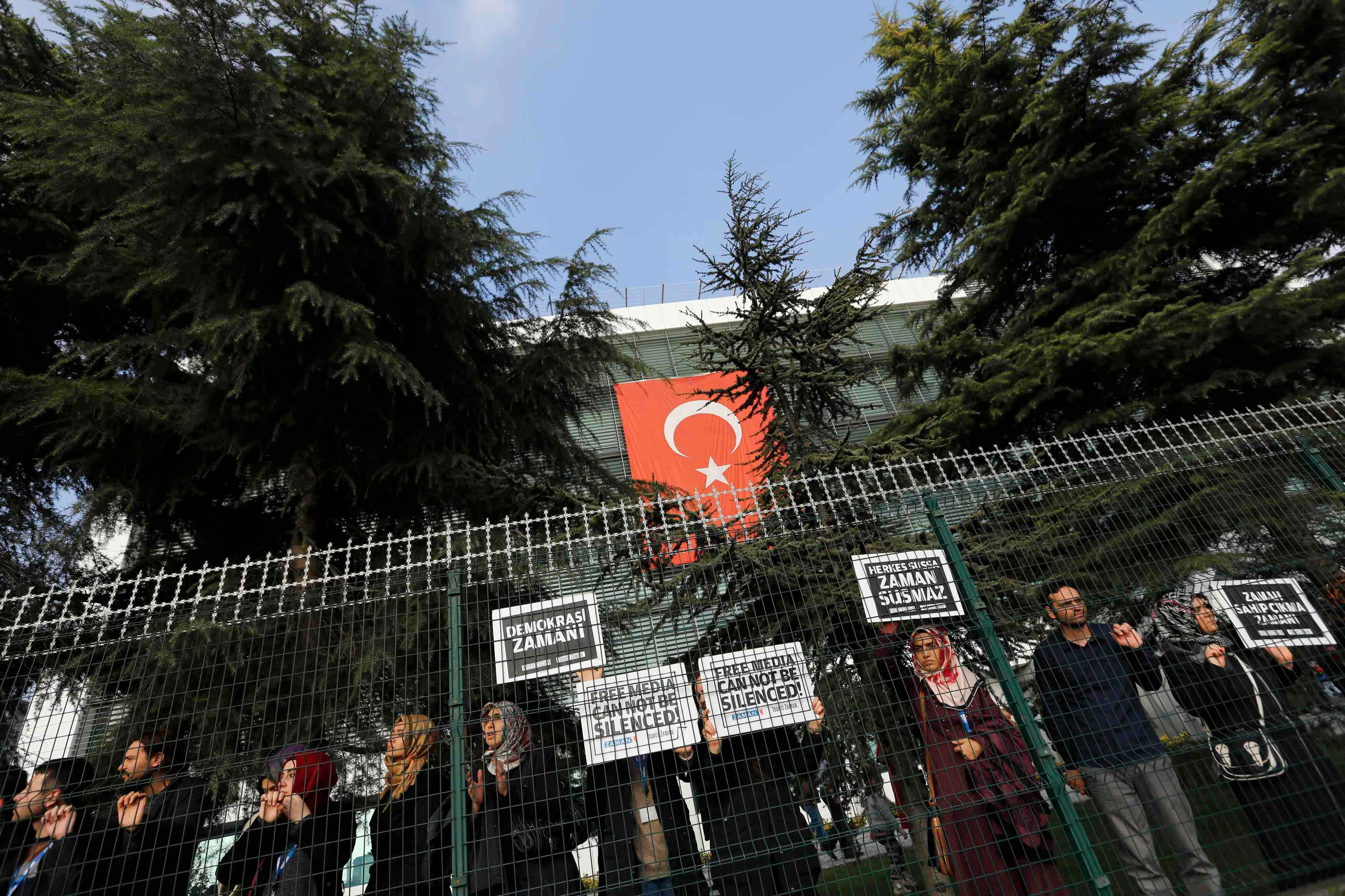 Turkey arrests - Reuters