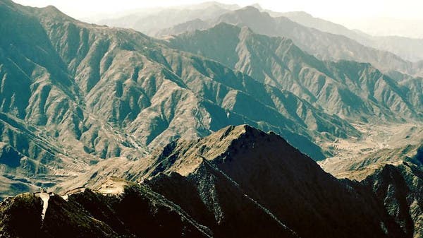 Its mountains. Горы асир Саудовская Аравия. Горы Хиджаз. Эль-асир (Горная цепь). Национальный парк асир Саудовская Аравия.