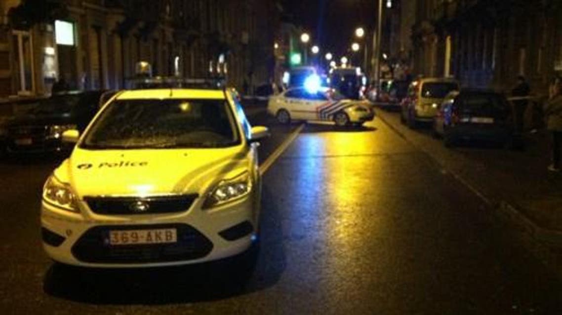 شرطة مكافحة الارهاب اثناء المداهمة في مدينة فيرفييه شرق بلجيكا