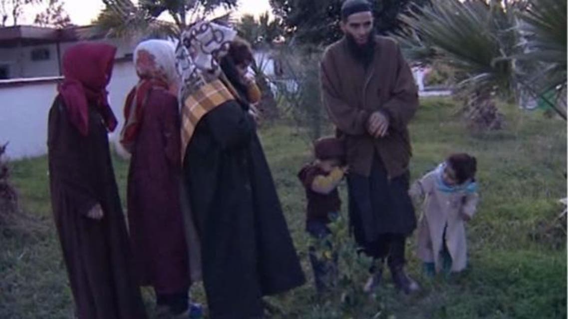 الجزائر تعتقل إرهابياً عاش وعائلته 21 سنة في الغابة الإرهابي علي إسماعيل والملقب بـ صهيب