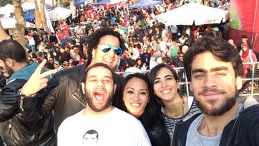 Egyptians try for biggest selfie ever (Instagram)