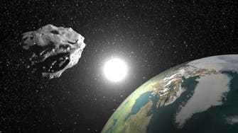 Asteroid to shave past earth inside moon orbit