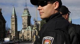 كندا: الشرطة تبحث عن مطلق نار ربما يقود سيارة شرطة