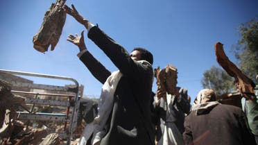 As gas runs out, Yemen turns to firewood